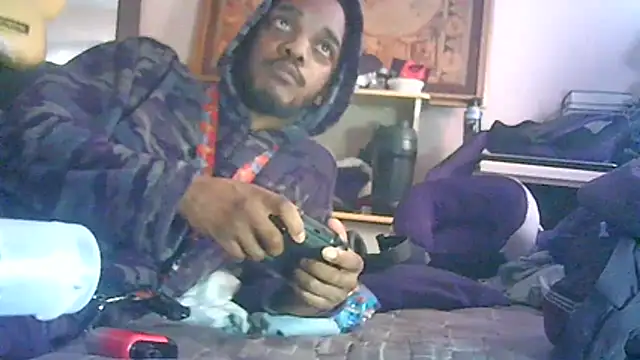 ON3YOULLN3VER_FIR3 webcam