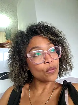 BiiancaEstradaa webcam