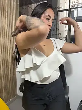 Antonella_Julieta webcam