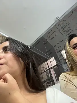 Antonella_Julieta webcam