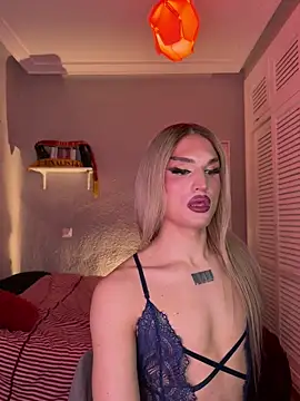 Crystal_________ webcam