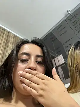 Antonella_Julieta webcam