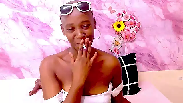 EbonyOlive69 webcam