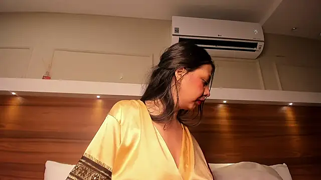 AriadnaHarper webcam