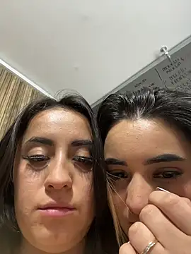 Antonella_Julieta webcam