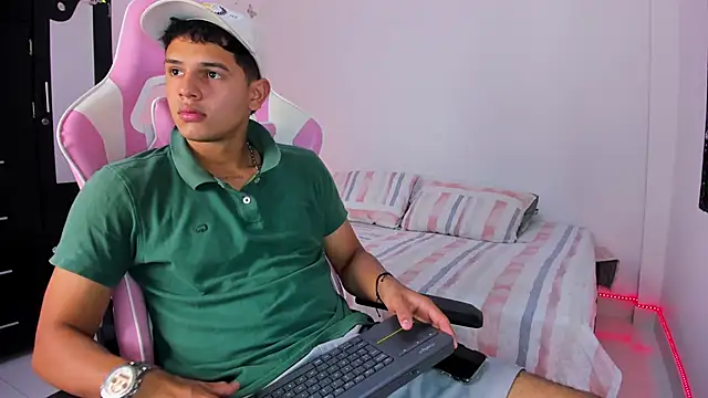 Adrian_Prime_ webcam