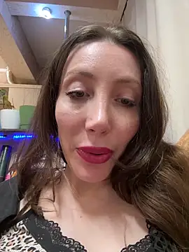 HellaryTourent webcam