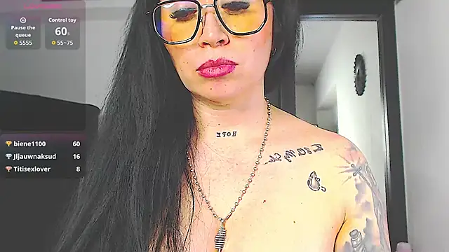 Vicky_hotmilf webcam