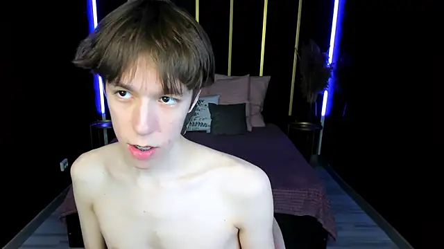 markbranston (M twink) - I am in boxers