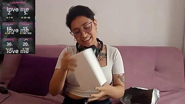 Juliexxxxtasy webcam