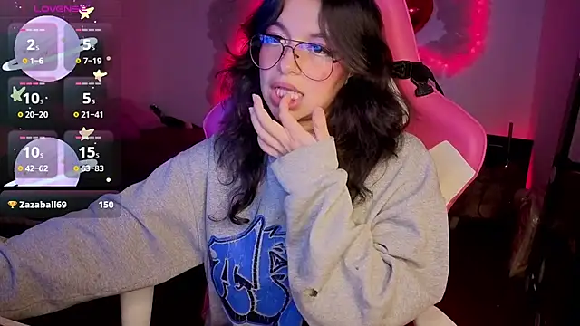 larah_uwu webcam