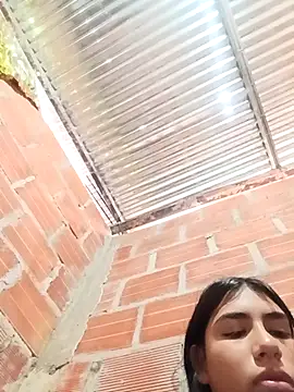 Webcam Model (triana-hot18) is live