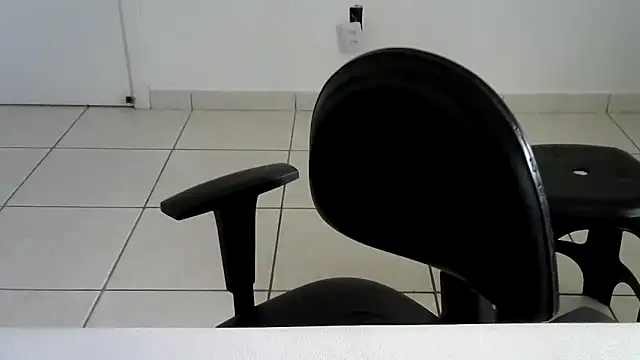 clararenzi - ClaraRenzi's free webcam - UK Sex Cams