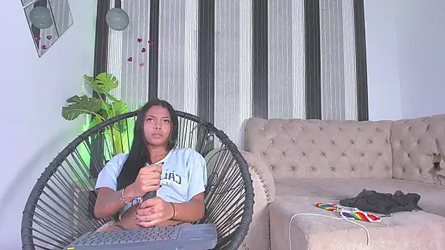 ebony_petite-69 webcam