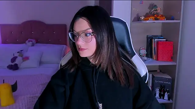 OphelianaRose33 webcam