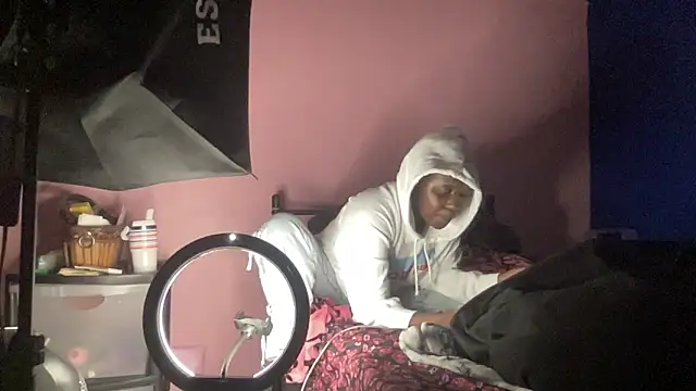 queenalliyahalecia webcam