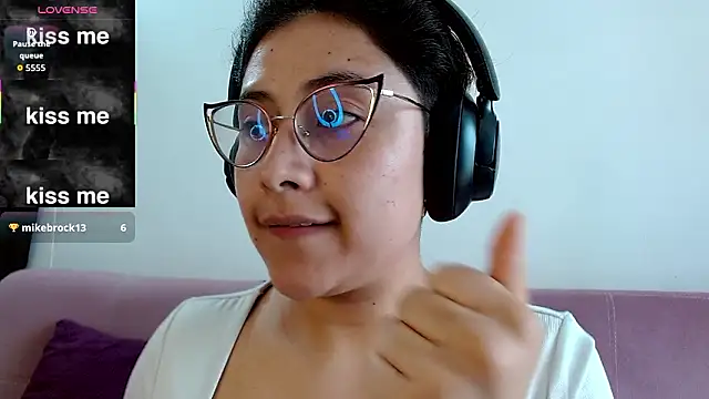 Juliexxxxtasy webcam