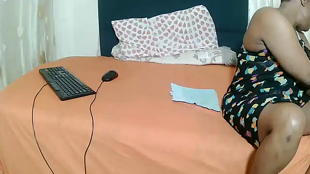 Exotic_FreakyQueen webcam