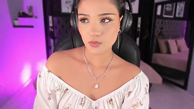 renee_shelby_ webcam