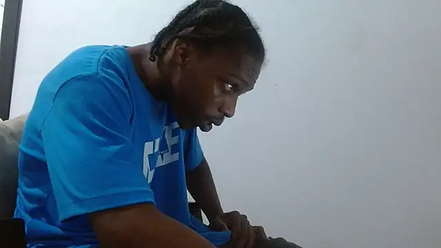 Larry-n-clouds webcam