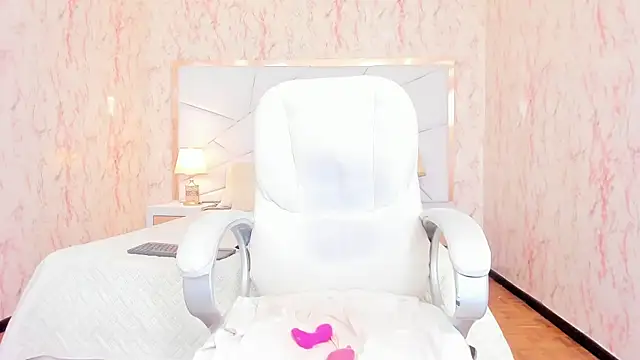 Emily_Whinfre webcam