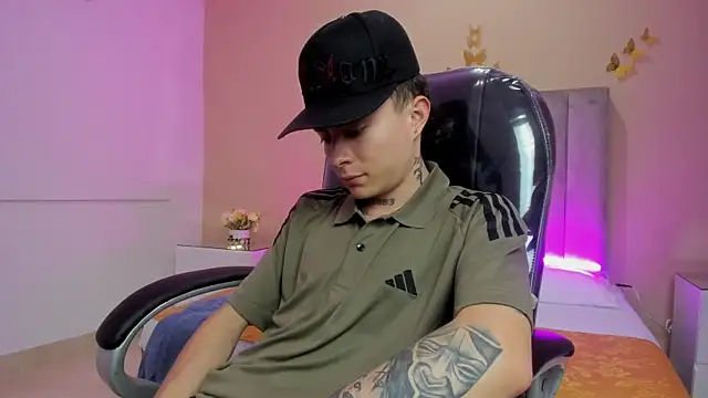 nascary_fox (M twink) - show de ass x5