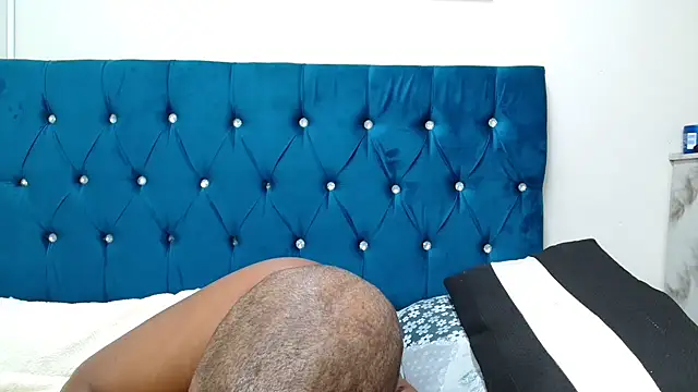 SexyDarkLadyXxx webcam