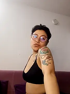 Juliexxxxtasy webcam