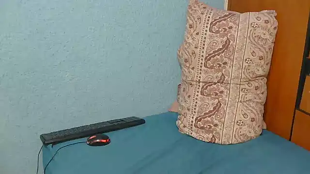 ebonyalphabitch - EbonyAlphaBitch's free webcam