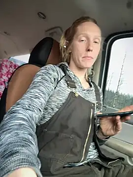 GoldenFlameGoddess webcam