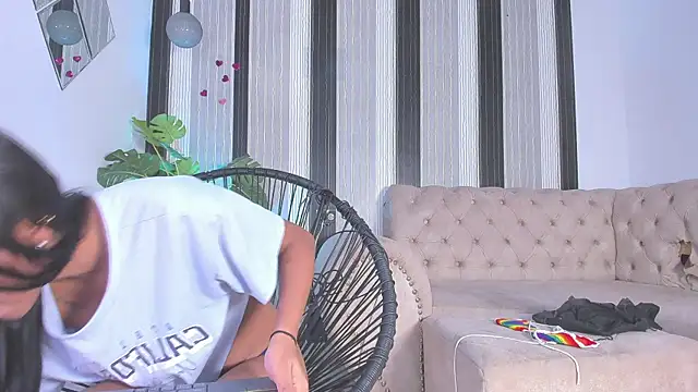 ebony_petite-69 webcam