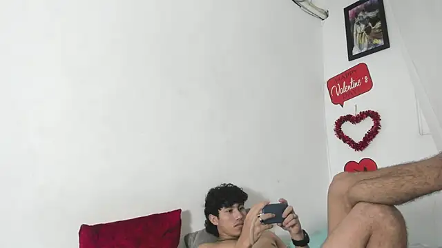 Laura_and_Kevin webcam