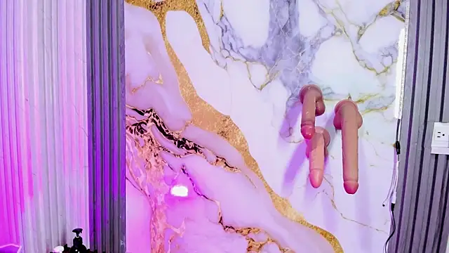 mlucreciasucker303av webcam