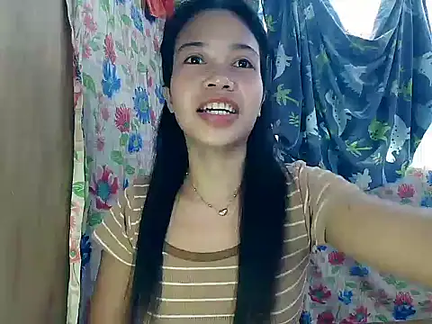 PinaySkinnyGirl webcam