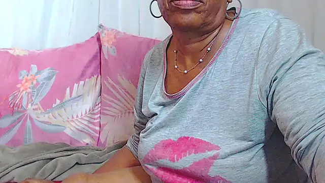 Freakyassnwildx webcam