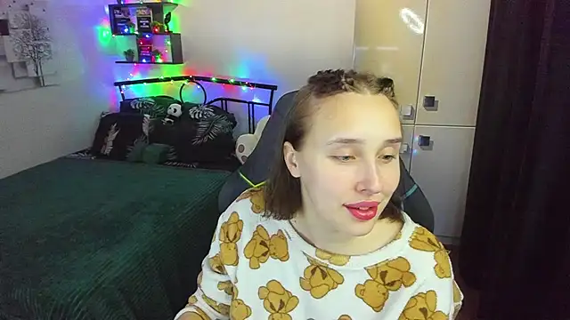 CrazyBitchInLace webcam