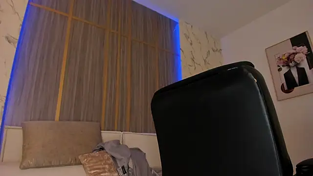 IsabellaAllen webcam