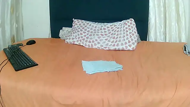 Exotic_FreakyQueen webcam