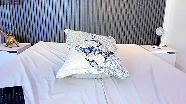 Alicee_Broownn webcam