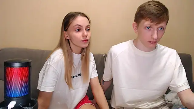 juliaanddima - Juliaanddima's free webcam - UK Sex Cams