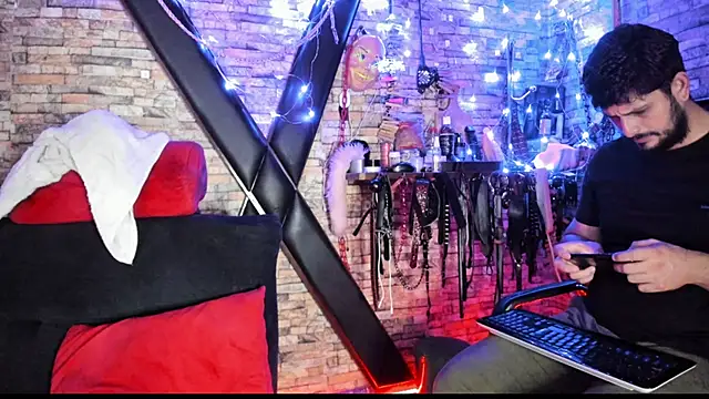 Liltildeman_moon webcam