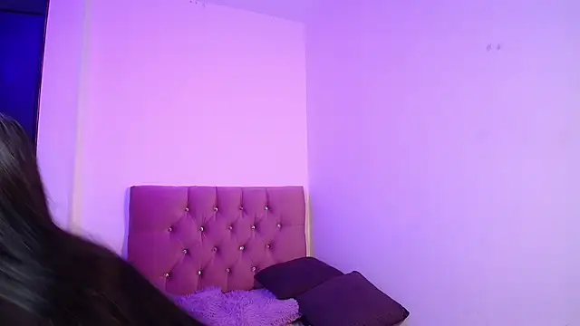 maeena (F young) - 2 fingers in ass