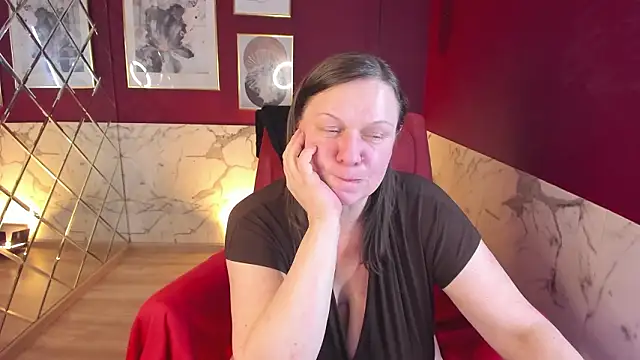 KellyPerfection webcam