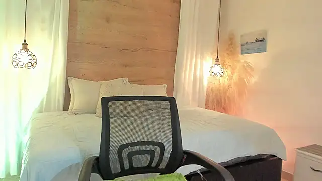 halaaa_1 - Halaaa_1's free webcam - UK Sex Cams