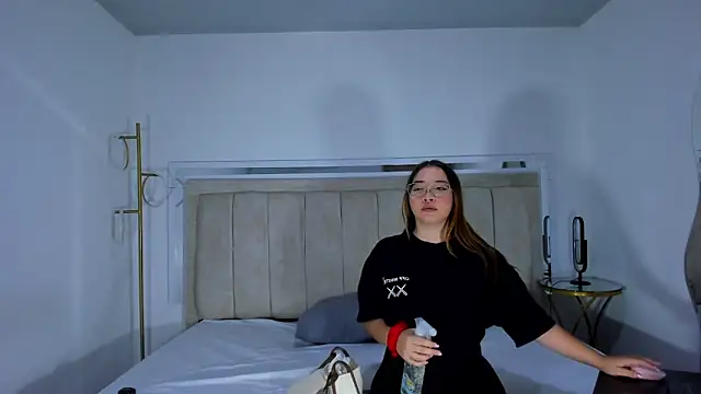 AliciaWhite_nt webcam