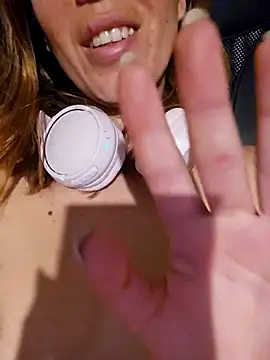 Sexyadventuregirl webcam