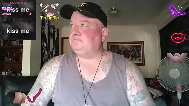 KINKYBLUEYES69 webcam