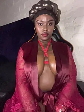 QUEEN_NOBUHLE_FEMDOM_777 webcam