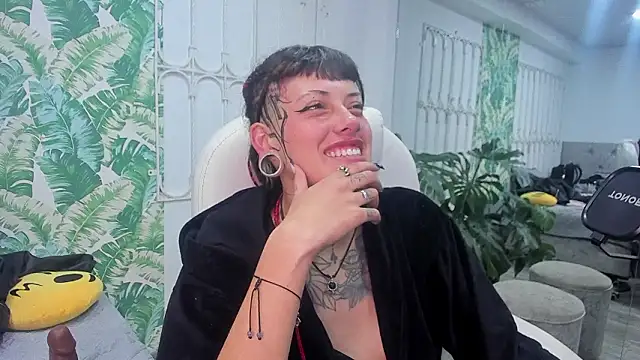 _sharlotte777 webcam