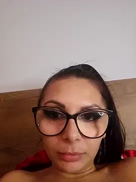 HiddendesireXO01 webcam